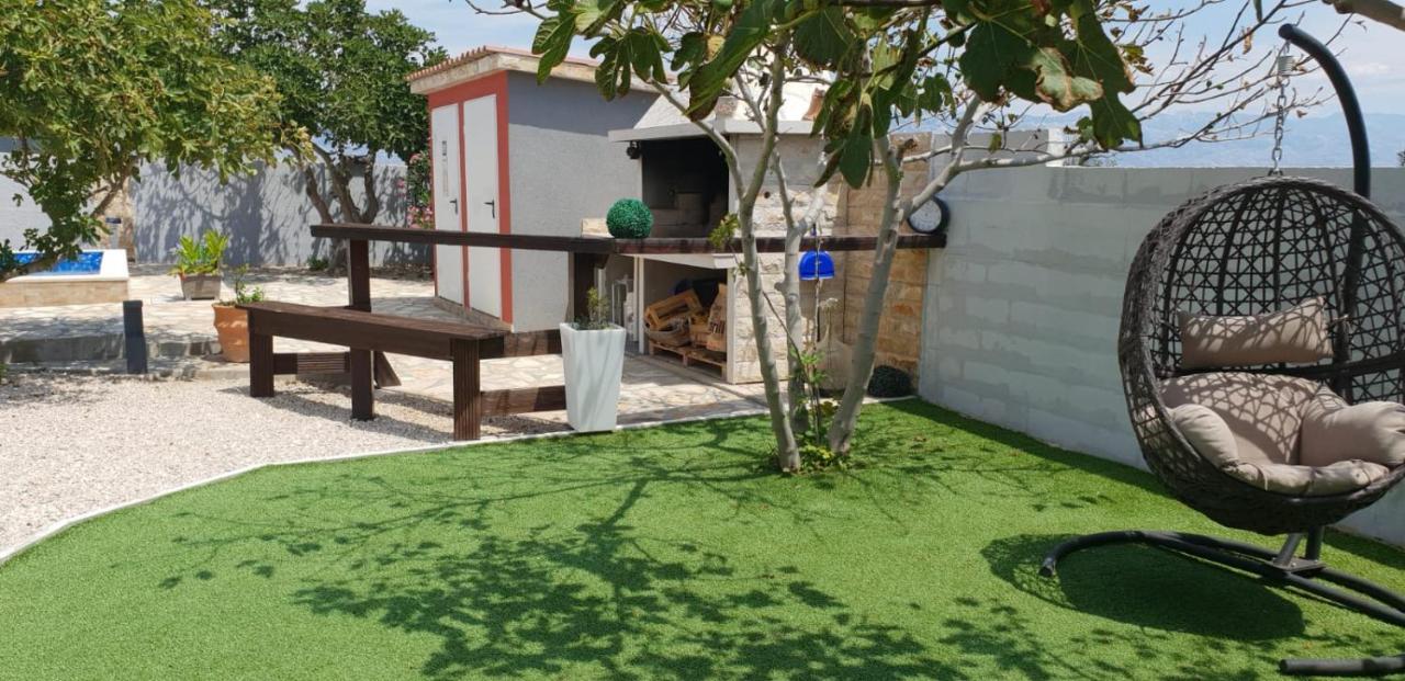 포블랴나 House With Swimming Pool Blue Diamond 아파트 외부 사진