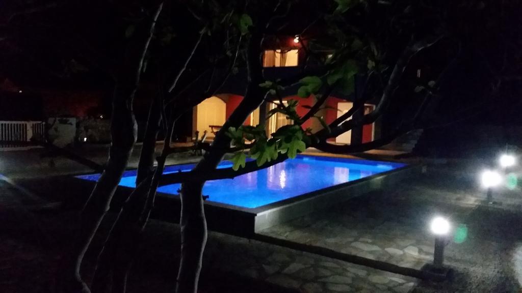 포블랴나 House With Swimming Pool Blue Diamond 아파트 객실 사진